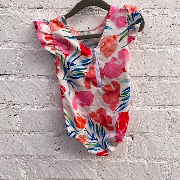 Watercolor Flutter Sleeve Onesie 6-9months - Picture 3 of 3